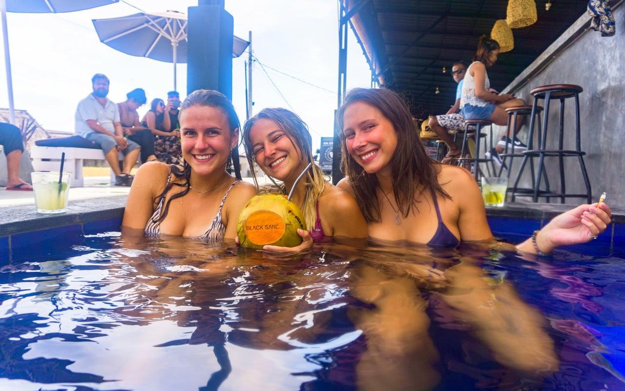 Canggu Beach Hostel Dış mekan fotoğraf